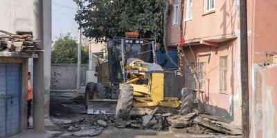 Mersin’de asfalt çalışması sürüyor