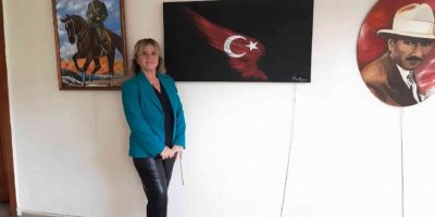 Ressam Yetgin: "Fırça ile geçmişle barışır, geleceği hayal ederiz"
