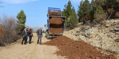 İbradı ve Akseki’yi bağlayan Halaç yoluna bakım onarım