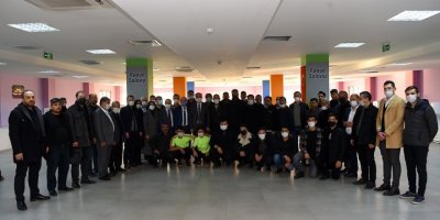 Başkan Okay: "Amatör spor kulüpleri gençlere değer katıyor"