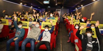 ‘Gezen Sinema Tırı’ Yüreğirli çocuklarla buluştu