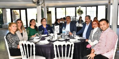 Başkan Çetin: "cumhuriyete Önce Kadınlar Sahip Çıkmalı"