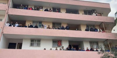 Amatörde olsa futbol aşkı, balkonlar bile doldu