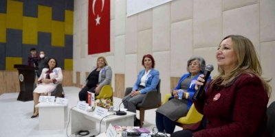 "kadın İsterse" Paneli