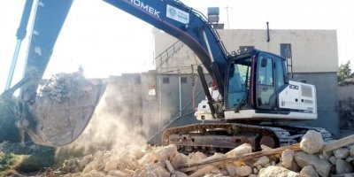 Akdeniz Belediyesi metruk binaların yıkımına devam ediyor
