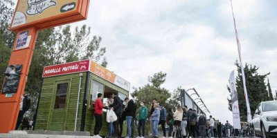 Mersin’de ’mahalle Mutfakları’ Hizmeti Üniversite Önlerine Geldi