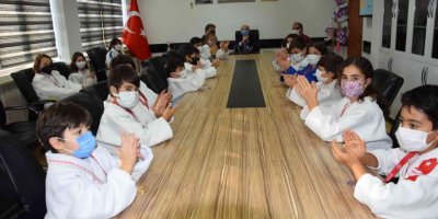 Kumluca Kaymakamı, Judocularla bir araya geldi