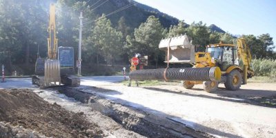 Üç ilçede 3 bin 150 metre  drenaj hattı çalışması