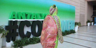 Deniz kaplumbağası kostümü ile COP 22’de farkındalık oluşturmaya çalıştı