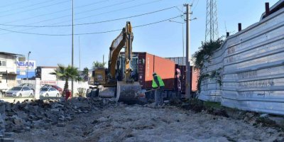 Mersin’de eskiyen kaldırımlar yenileniyor