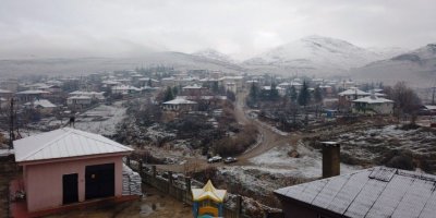 Tufanbeyli’de mevsimin ilk karı yağdı