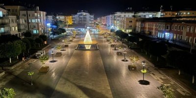 Demre Noel Baba Meydanı’nda ışıklandırma çalışması