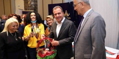 Seçer: "2021 Sevgi Ve İyileşme Yılıydı, Umut Ediyorum 2022 Umut Yılı Olur"