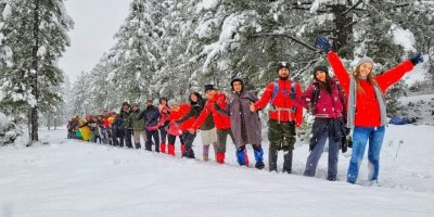 Doğaseverler kar yürüyüşünde buluştu