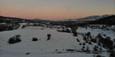 Burdur’da yüksek kesimlerde etkili olan kar yağışı eşsiz manzaralar oluşturdu
