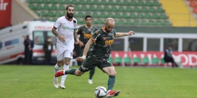 Spor Toto Süper Lig: Alanyaspor: 0 - Fatih Karagümrük: 0 (İlk yarı)