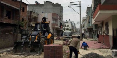 Akdeniz’de yol çalışmaları aralıksız sürüyor