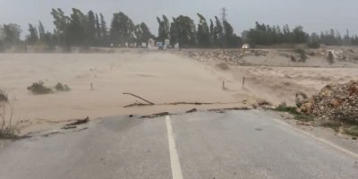 Boğaçay’ı taştı, kapatılan köprünün üzerinden sular aştı