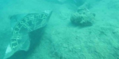 Denize atılmış şişenin içinden çıkan kağıt, ünlü profesörü şoke etti