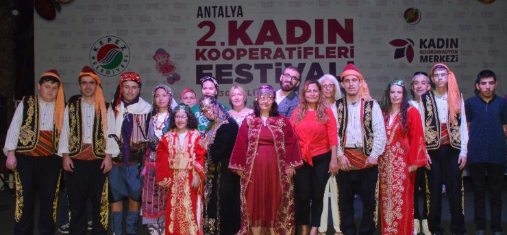 Festivale 'kına gecesi'yle veda