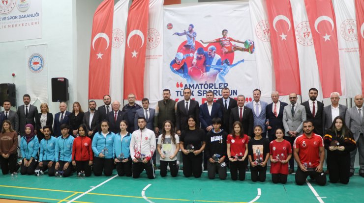 Amatör Spor Haftası'nda Ödüller Verildi