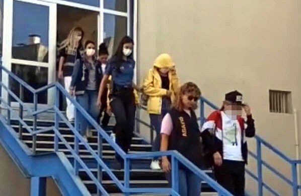 Fuhuş Şebekesinin Şifresi: Lüks Araçlarımız Geldi