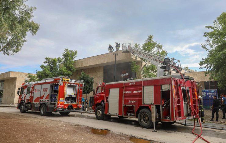 Restoranda Çıkan Baca Yangını Korkuttu