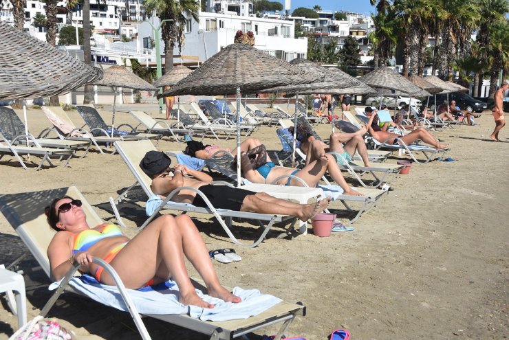 Turistler, Bodrum'da 'sarı Yaz'ın Tadını Çıkardı