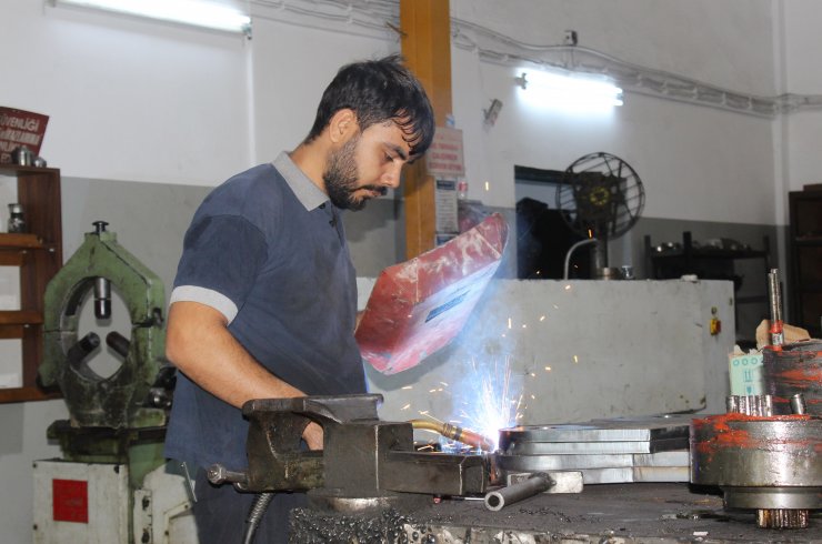 Antalya'da sanayi sitesinde 15 bin liraya kadar çalışacak kalifiye eleman aranıyor