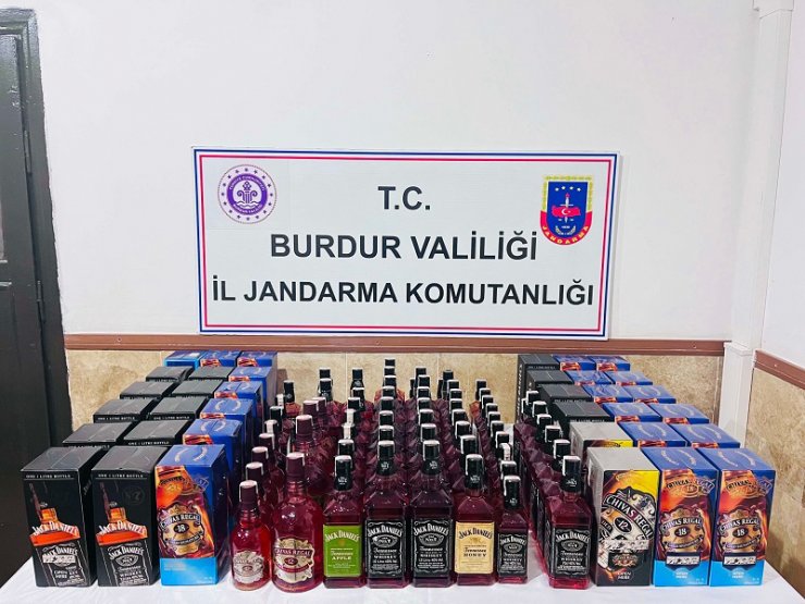 Burdur'da uyuşturucu ve kaçak içki operasyonu