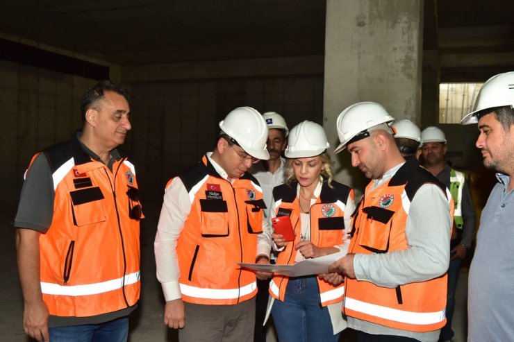 Kepez'deki Antalya Kütüphanesi yükseliyor