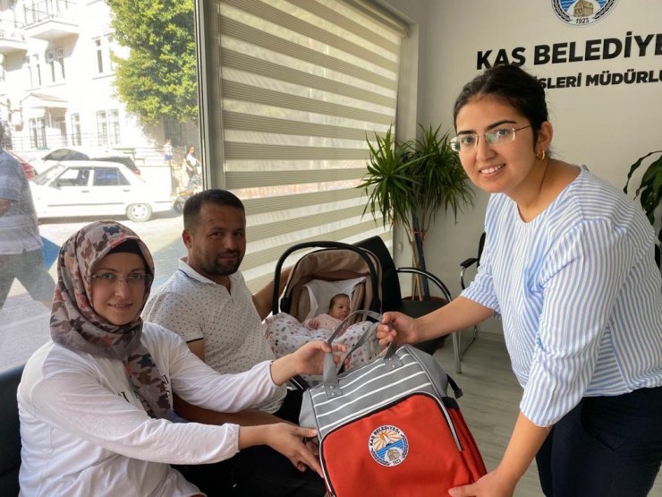 Yeni doğan bebeklere 'hoş geldin' hediyesi
