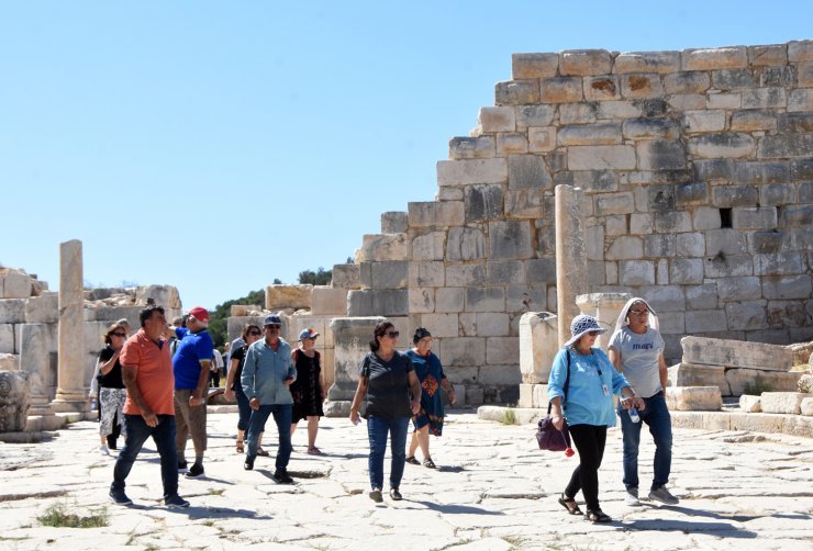 Patara Antik Kenti'ne turist akını