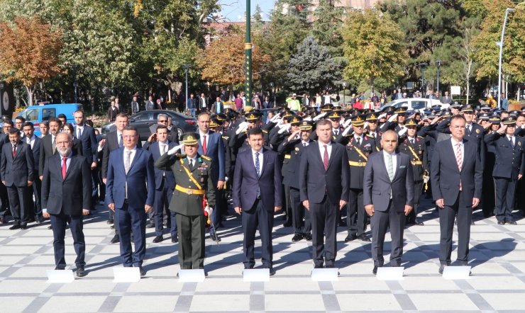 Burdur'da çelenk sunum töreni