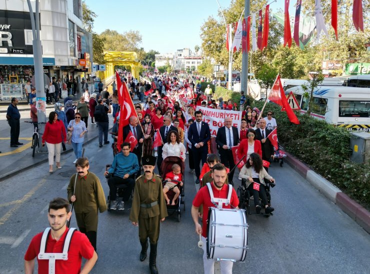 Manavgat Belediyesi'nin eğitim kurumları 29 Ekim'i coşkuyla kutladı