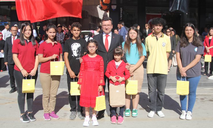 Serik'te Cumhuriyet Bayramı kutlandı