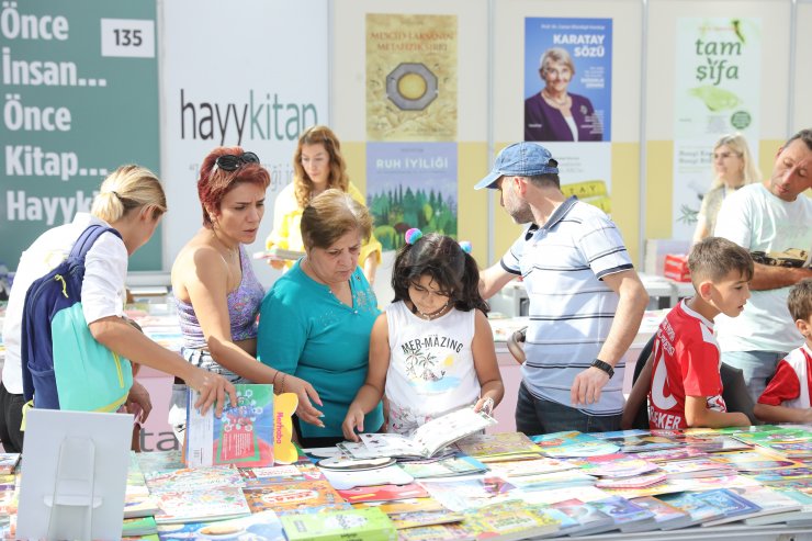 12. Antalya Kitap Fuarı'na 1 milyonu aşkın ziyaretçi
