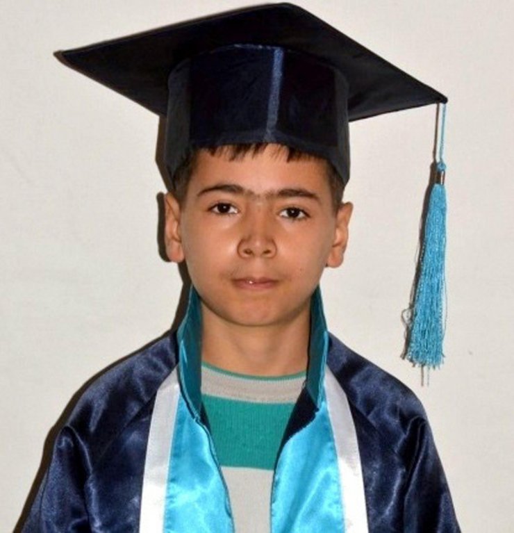 Okula giderken kamyonetin çarptığı Enes, toprağa verildi