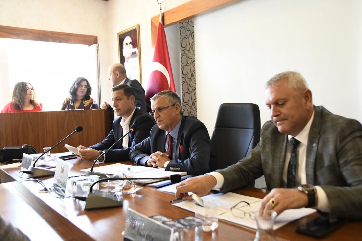 Kemer Belediyesi'nde kasım meclisi yapıldı