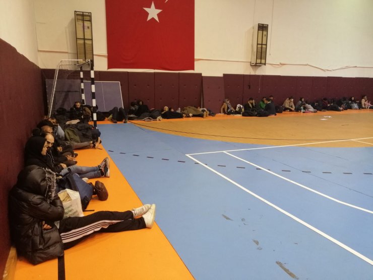 Antalya'da 124 kaçak göçmen ile 9 organizatör yakalandı