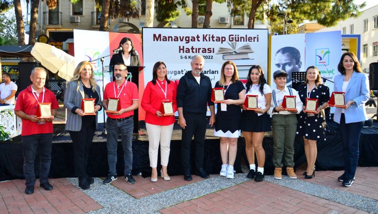 Manavgatlı yazarlar okurlarıyla buluştu