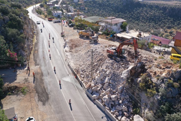 Bezirgan Ulugöl'e yürüyüş yolu ve kaldırım