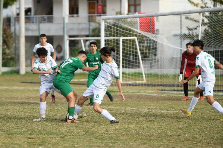 Demrespor U18, DSİ'yi 4 golle geçti