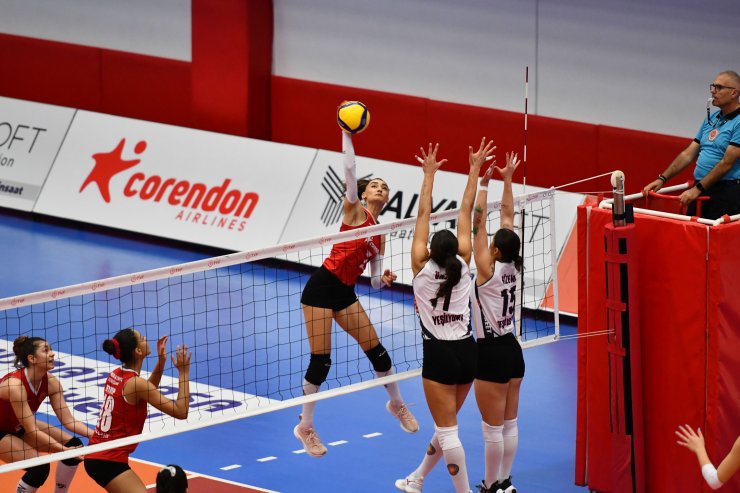 Muratpaşa'nın Sultanları, 5'inci sette kazandı