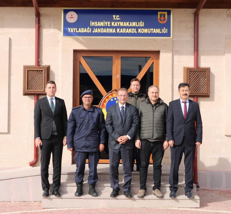 Karakol bahçesine 60 fidan dikildi