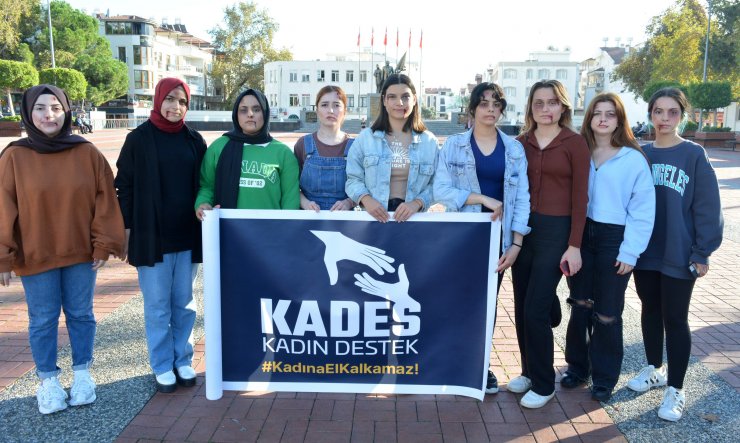 Üniversiteli gençlerden makyajlı şiddet etkinliği