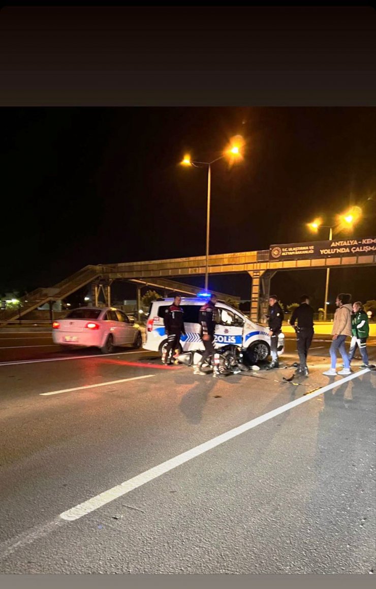 Annesine pasta almaya giderken motosikletle ekip otosuna çarpıp öldü