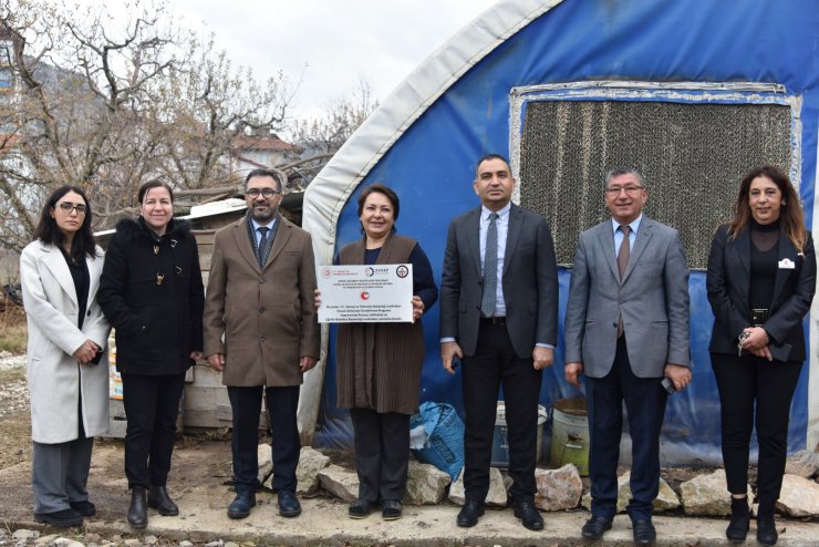 Eğirdir'de 30 aileye mantar ranza desteği