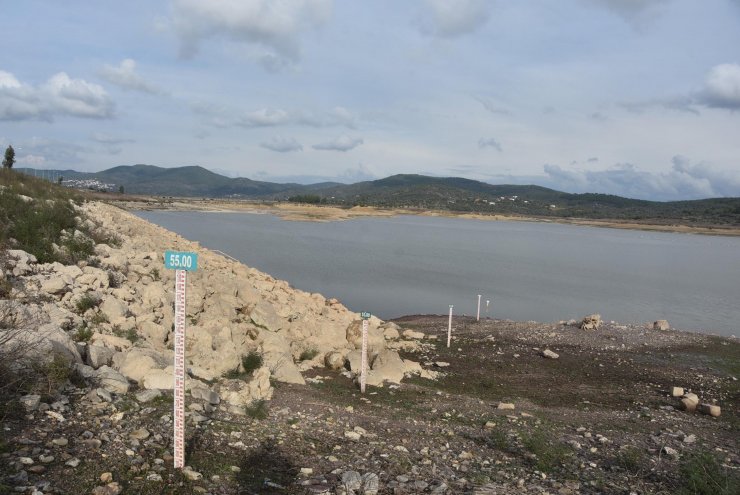 Bodrum barajlarında su seviyesi düştü; eski İzmir kara yolu gün yüzüne çıktı