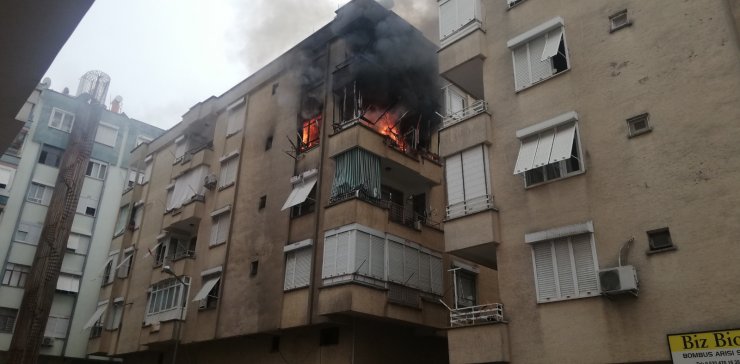 Evinin yandığını görünce fenalık geçirdi